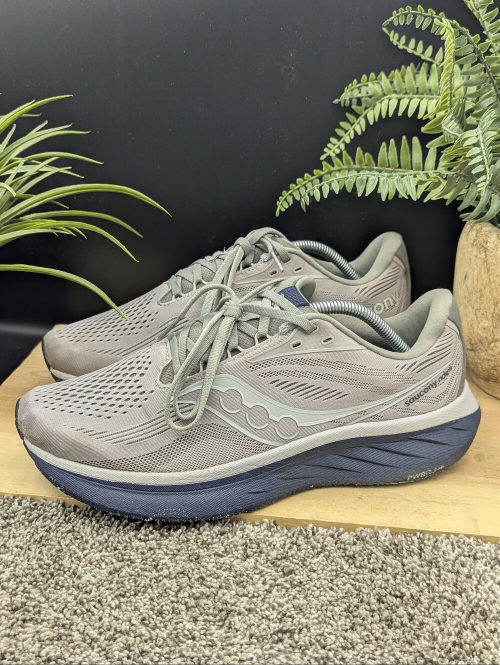 Saucony Ride 18 Mens Size 10W Running Shoes Casual Comfort
